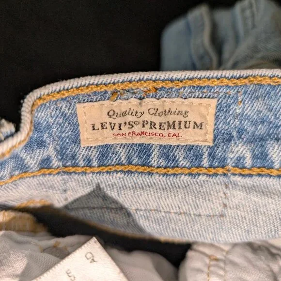 LEVI's 501S (SKINNY); Button Fly; W27 x L32; Exc. Pre-Owned Condition! - Picture 9 of 13